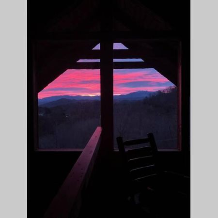 View! Private! Hot Tub,Pool Table,Fireplace,Relax! 塞维尔维尔 外观 照片