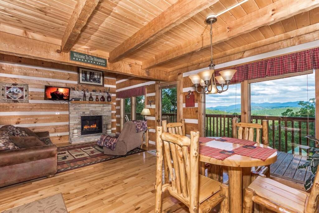 View! Private! Hot Tub,Pool Table,Fireplace,Relax! 塞维尔维尔 外观 照片