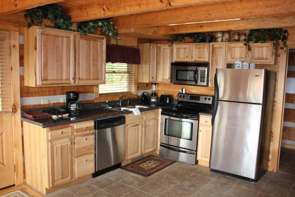 View! Private! Hot Tub,Pool Table,Fireplace,Relax! 塞维尔维尔 外观 照片