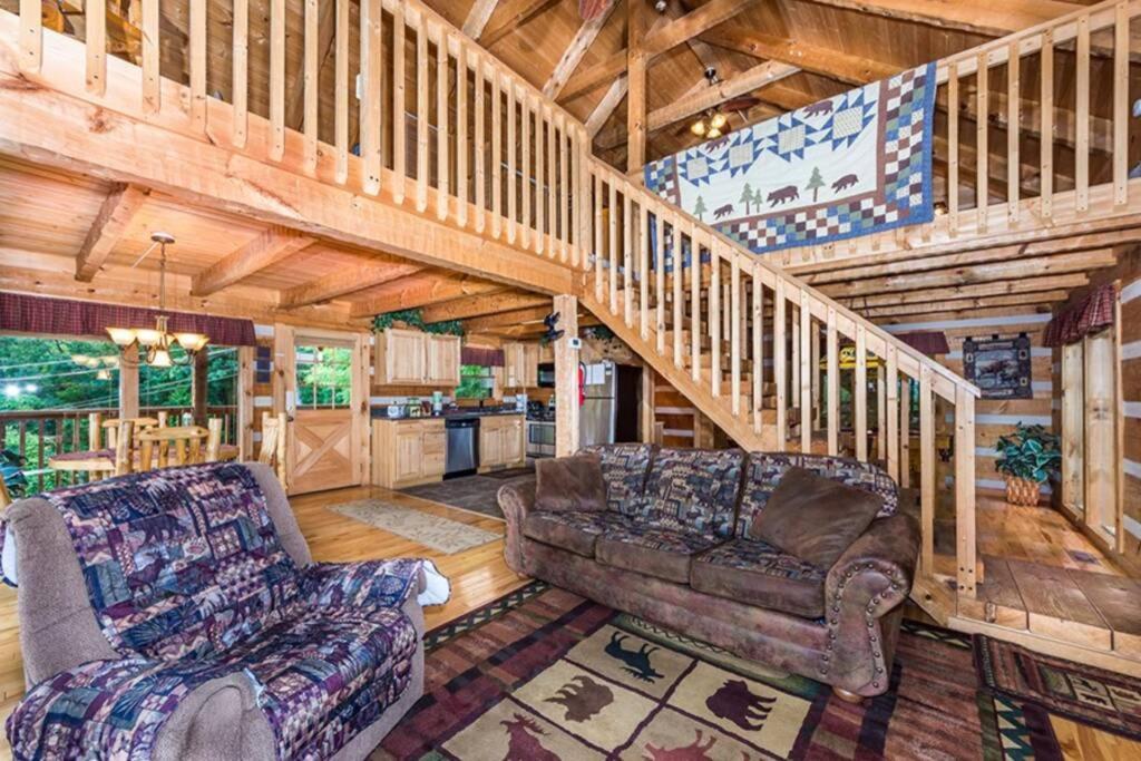 View! Private! Hot Tub,Pool Table,Fireplace,Relax! 塞维尔维尔 外观 照片