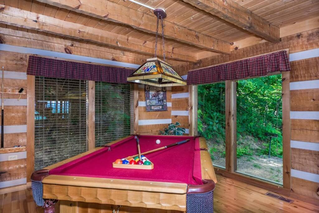 View! Private! Hot Tub,Pool Table,Fireplace,Relax! 塞维尔维尔 外观 照片