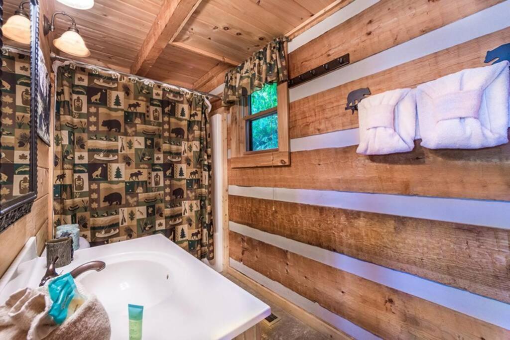 View! Private! Hot Tub,Pool Table,Fireplace,Relax! 塞维尔维尔 外观 照片