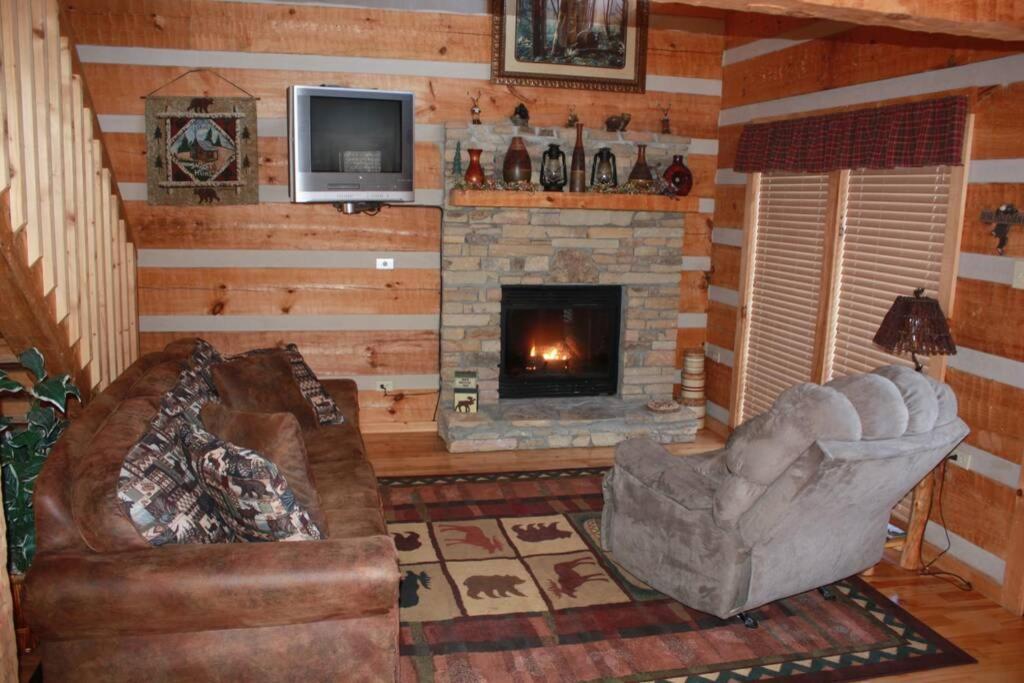 View! Private! Hot Tub,Pool Table,Fireplace,Relax! 塞维尔维尔 外观 照片
