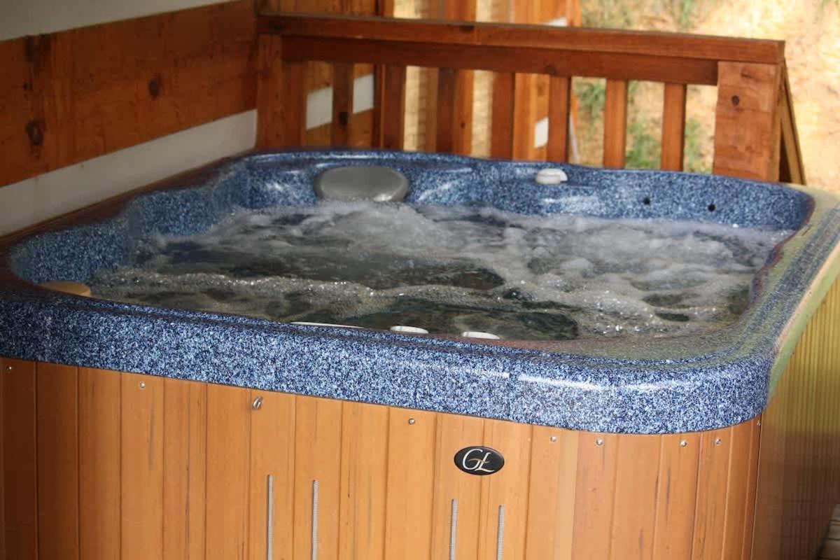 View! Private! Hot Tub,Pool Table,Fireplace,Relax! 塞维尔维尔 外观 照片